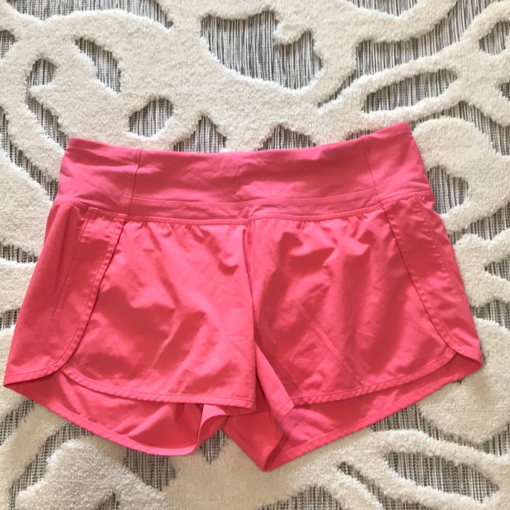 Lululemon Run Times Shorts 4” Size 6